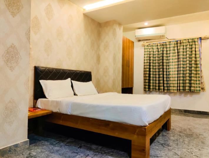 Hotel The Shah Imperial à Gwalior Extérieur photo