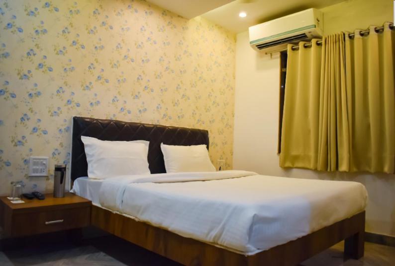 Hotel The Shah Imperial à Gwalior Extérieur photo